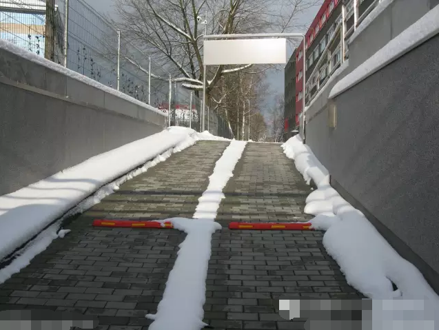 坡道融雪化冰电伴热系统 
